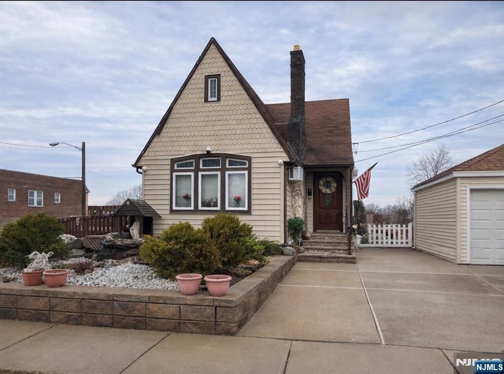 93 Riverview Avenue, North Arlington, NJ 07031