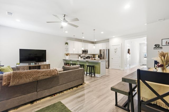 7722 Park Gate Drive, North Charleston, SC 29418