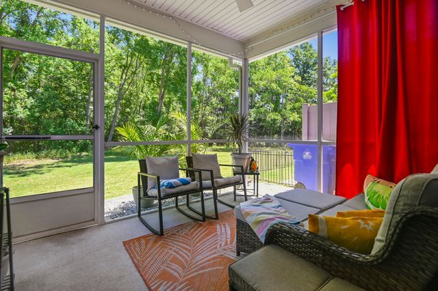 7722 Park Gate Drive, North Charleston, SC 29418