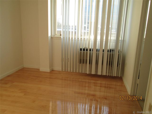 237 Great Neck 4B, Great Neck, NY 11021