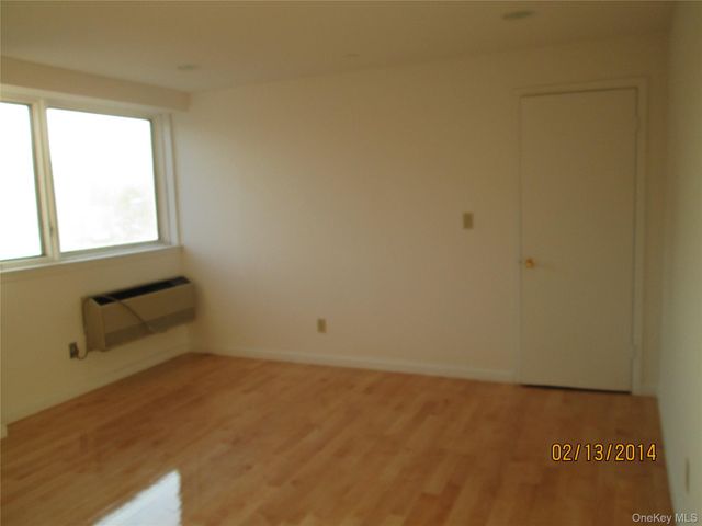 237 Great Neck 4B, Great Neck, NY 11021