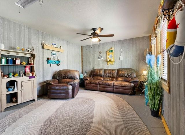 182 Smith Road, Collegeport, TX 77465