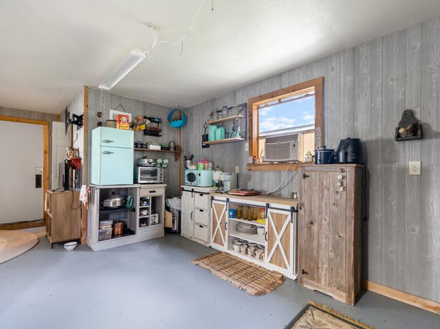 182 Smith Road, Collegeport, TX 77465