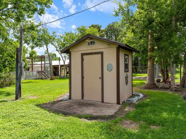 182 Smith Road, Collegeport, TX 77465