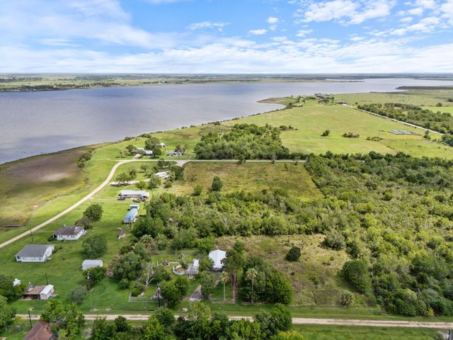 182 Smith Road, Collegeport, TX 77465
