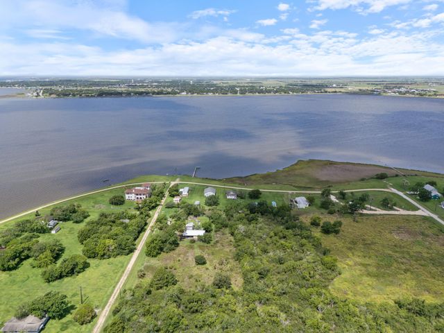 182 Smith Road, Collegeport, TX 77465