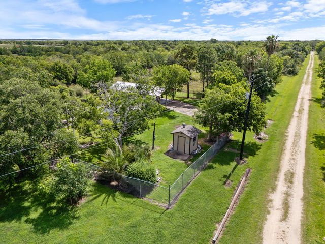 182 Smith Road, Collegeport, TX 77465