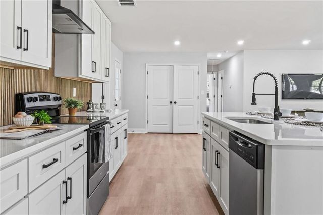 2811 Eunice Holcomb Circle, Dacula, GA 30019