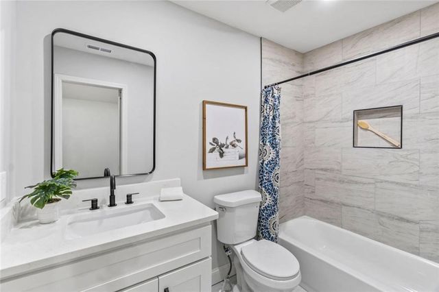 2811 Eunice Holcomb Circle, Dacula, GA 30019