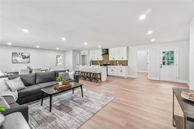 2811 Eunice Holcomb Circle, Dacula, GA 30019