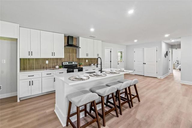 2811 Eunice Holcomb Circle, Dacula, GA 30019