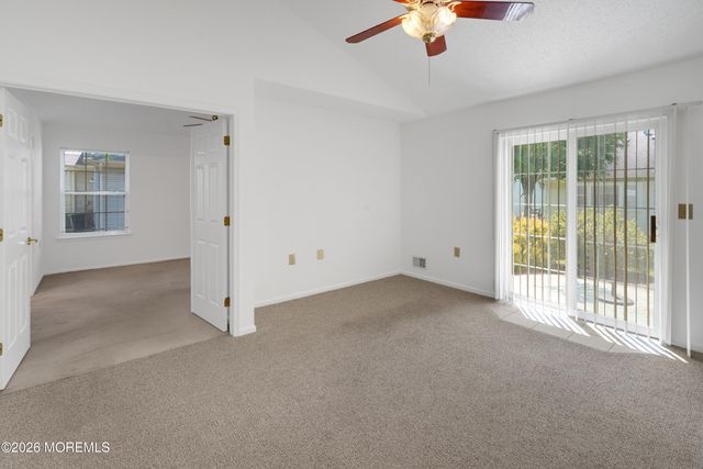 21 Tudor Court, Jackson, NJ 08527