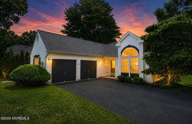 21 Tudor Court, Jackson, NJ 08527