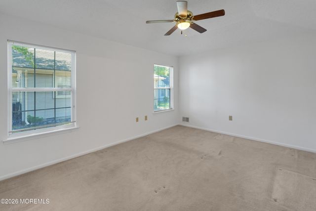 21 Tudor Court, Jackson, NJ 08527