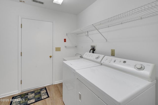 21 Tudor Court, Jackson, NJ 08527