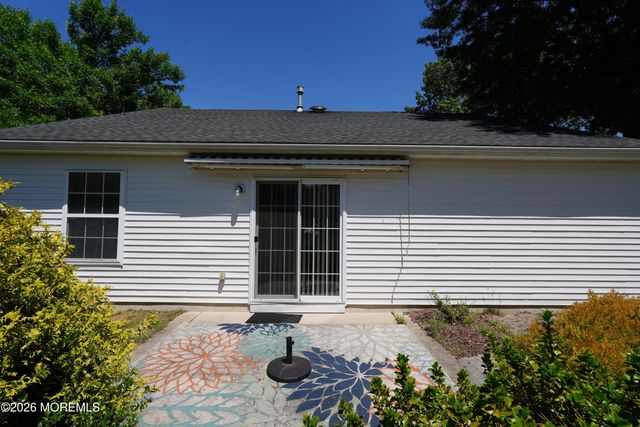 21 Tudor Court, Jackson, NJ 08527