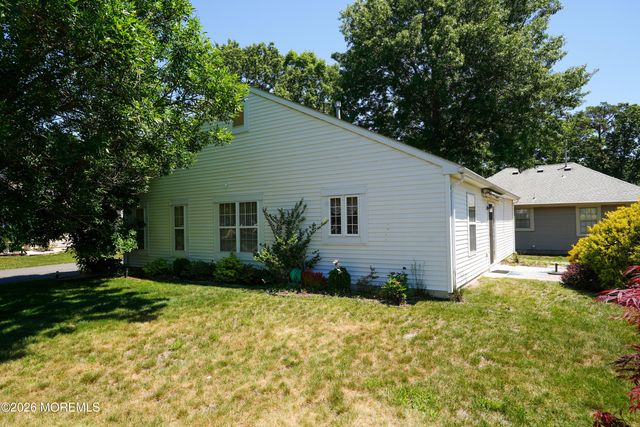 21 Tudor Court, Jackson, NJ 08527