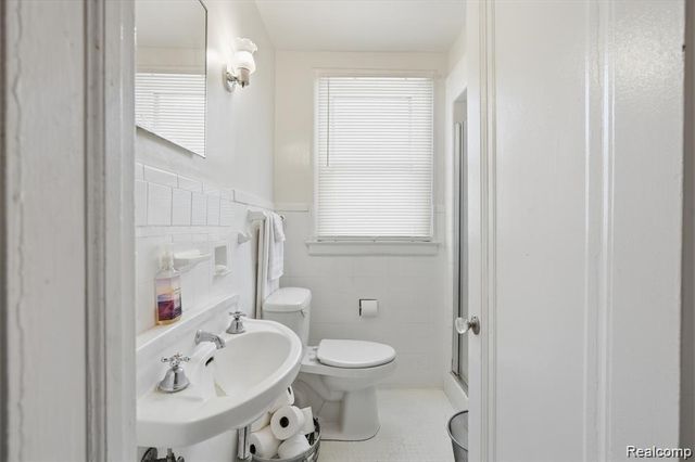 16834 Muirland Street, Detroit, MI 48221