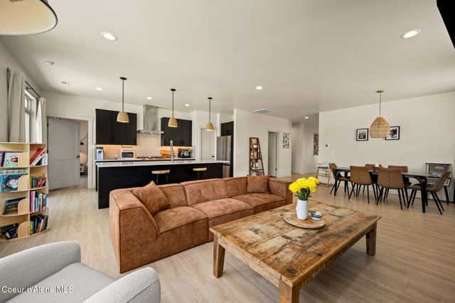 1490 W Moselle Dr, Coeur D'alene, ID 83814