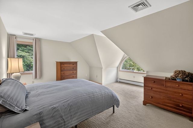 5 Acorn Ln, Mattapoisett, MA 02739