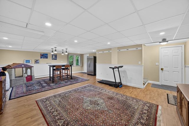 5 Acorn Ln, Mattapoisett, MA 02739