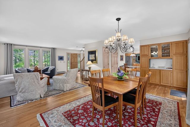 5 Acorn Ln, Mattapoisett, MA 02739