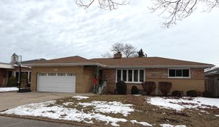 8515 N OZANAM Avenue, Niles, IL 60714