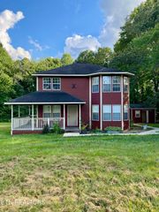 422 Deer Lodge Hwy., Clarkrange, TN 38553