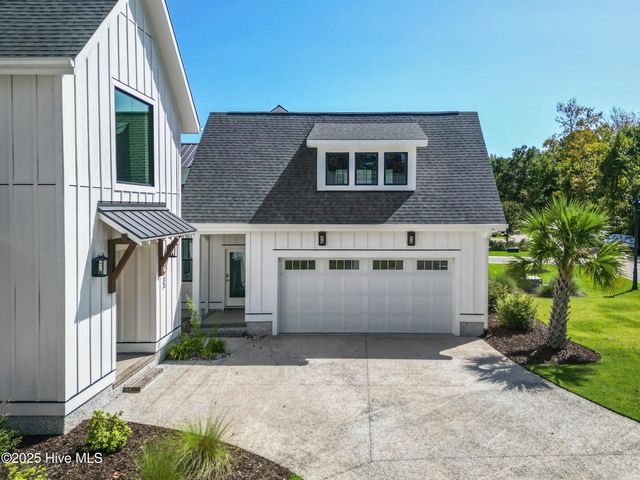 1933 Loblolly Landing Lane, Wilmington, NC 28411