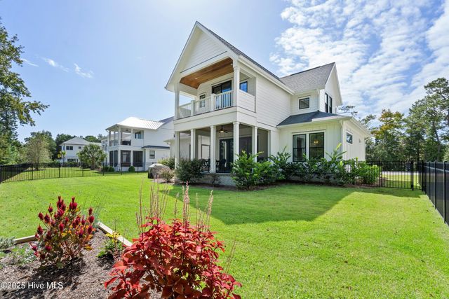 1933 Loblolly Landing Lane, Wilmington, NC 28411