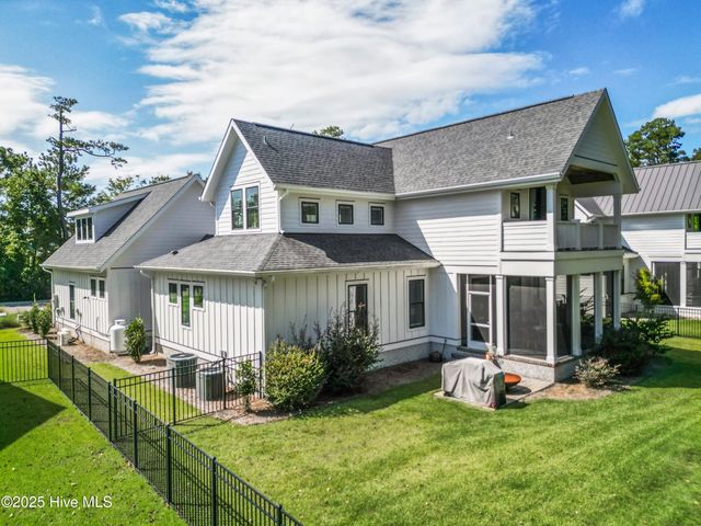 1933 Loblolly Landing Lane, Wilmington, NC 28411