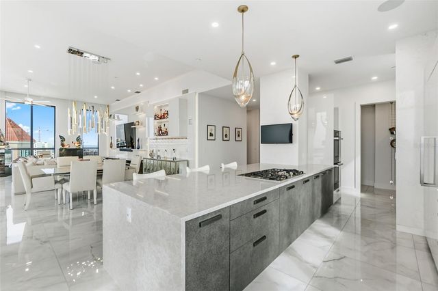 33 S PALM AVENUE 1701, Sarasota, FL 34236