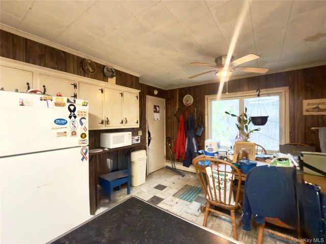 6 Pine Tree Lane, Hyde Park, NY 12538