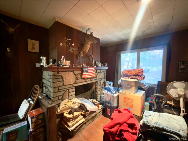 6 Pine Tree Lane, Hyde Park, NY 12538