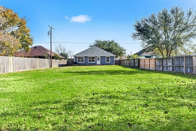 2705 Clara Lane, Texas City, TX 77590