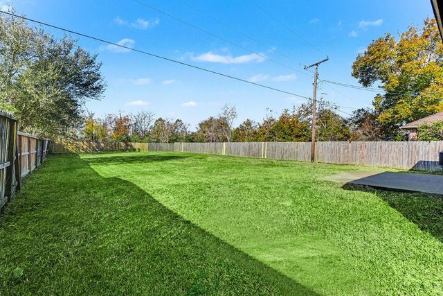 2705 Clara Lane, Texas City, TX 77590