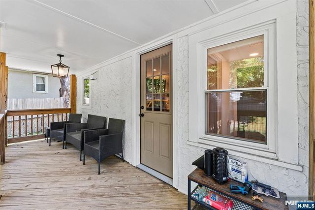 9 Lawnwood Avenue, Newton, NJ 07860