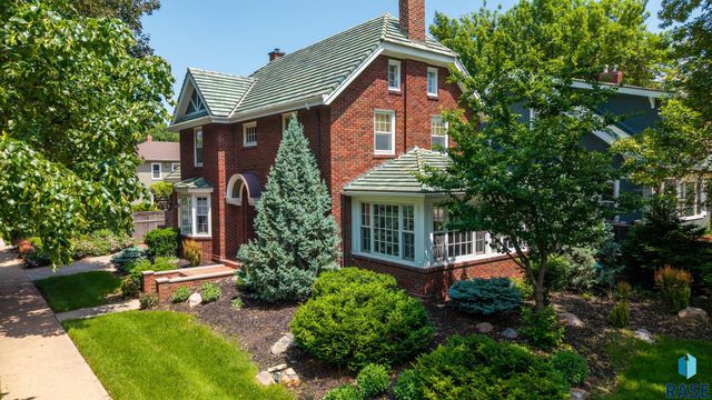 1220 S Main Ave Avenue, Sioux Falls, SD 57105
