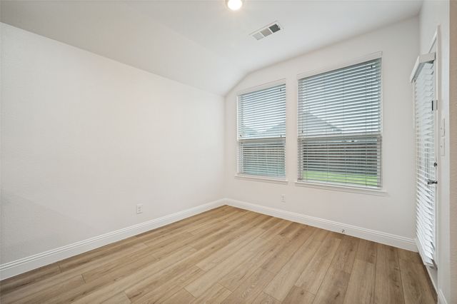 1612 Meadow Trail Lane, Aubrey, TX 76227