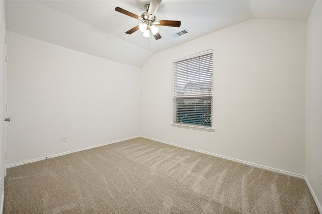 1612 Meadow Trail Lane, Aubrey, TX 76227