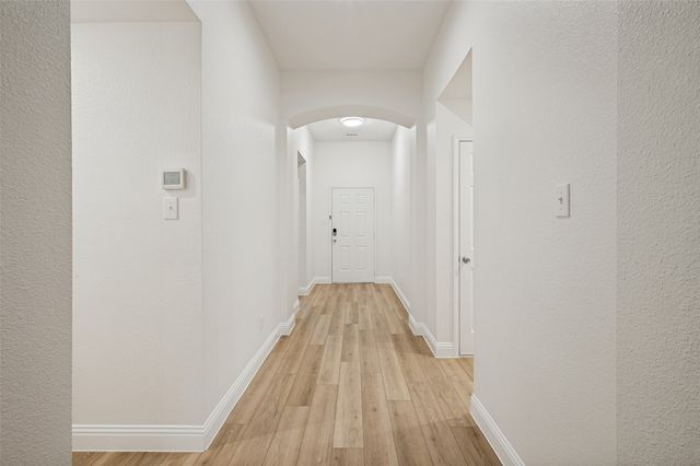 1612 Meadow Trail Lane, Aubrey, TX 76227