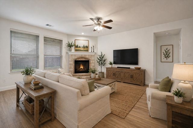 1612 Meadow Trail Lane, Aubrey, TX 76227