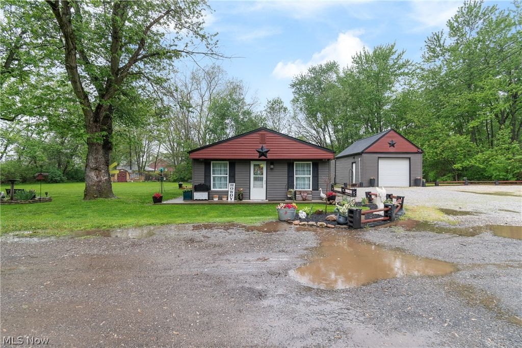 1057 Tremont Avenue NE, East Canton, OH 44730