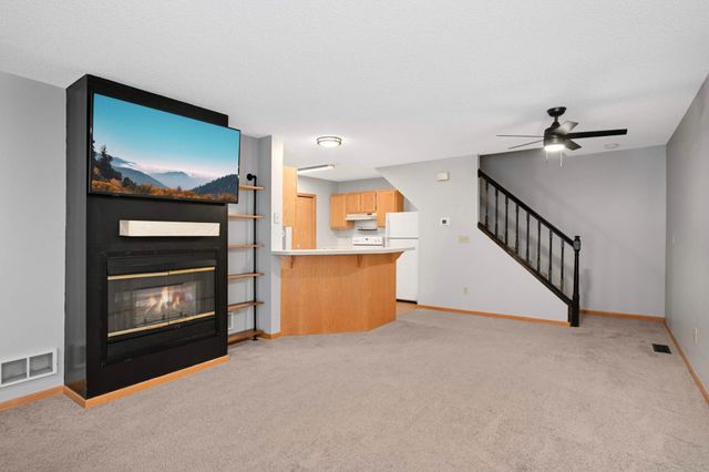 1830 Donegal Drive 11, Woodbury, MN 55125