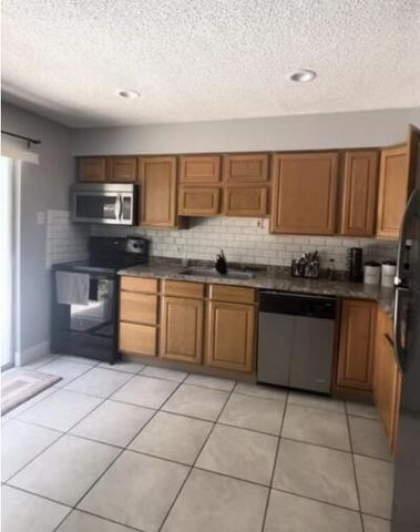 2813 Anne Street, Fort Pierce, FL 34946