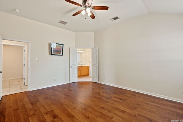 418 Clover Ln, La Vernia, TX 78121