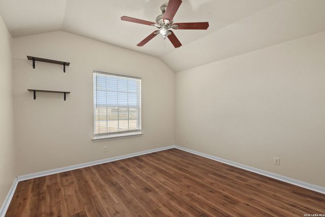418 Clover Ln, La Vernia, TX 78121