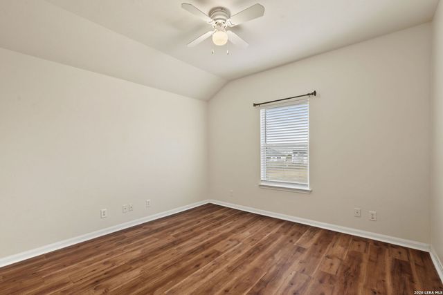 418 Clover Ln, La Vernia, TX 78121