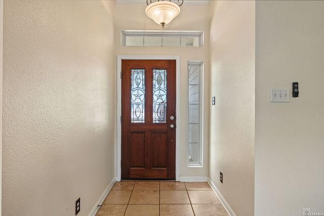 418 Clover Ln, La Vernia, TX 78121