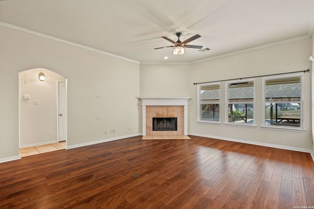 418 Clover Ln, La Vernia, TX 78121